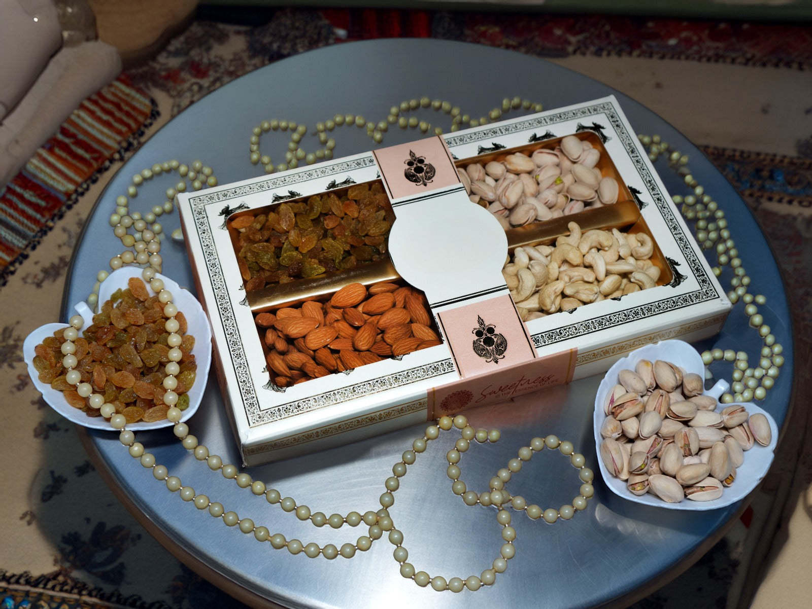 Stylish dryfruit box